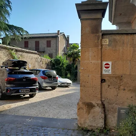 Porta Vivaria Orvieto- Private Parking-2